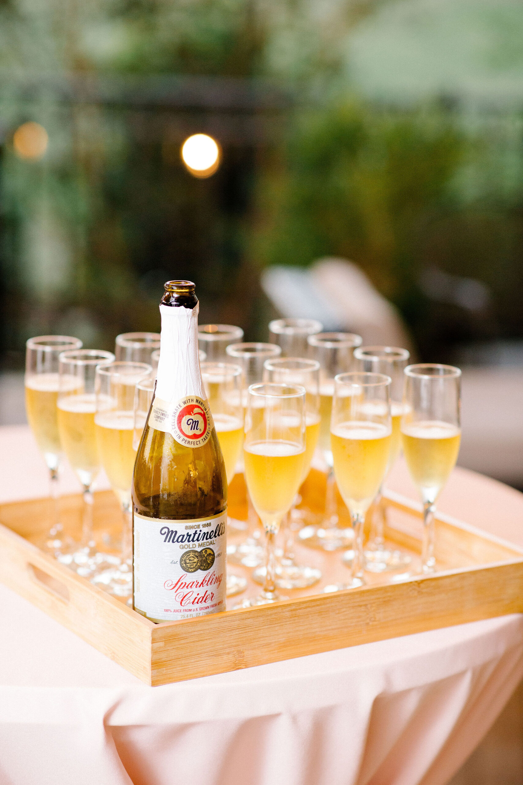 A non-alcohol beverage may be used for wedding toasts. Sparkling grape juice in champagne flutes is a lovely substitute for champagne or sparkling wine.